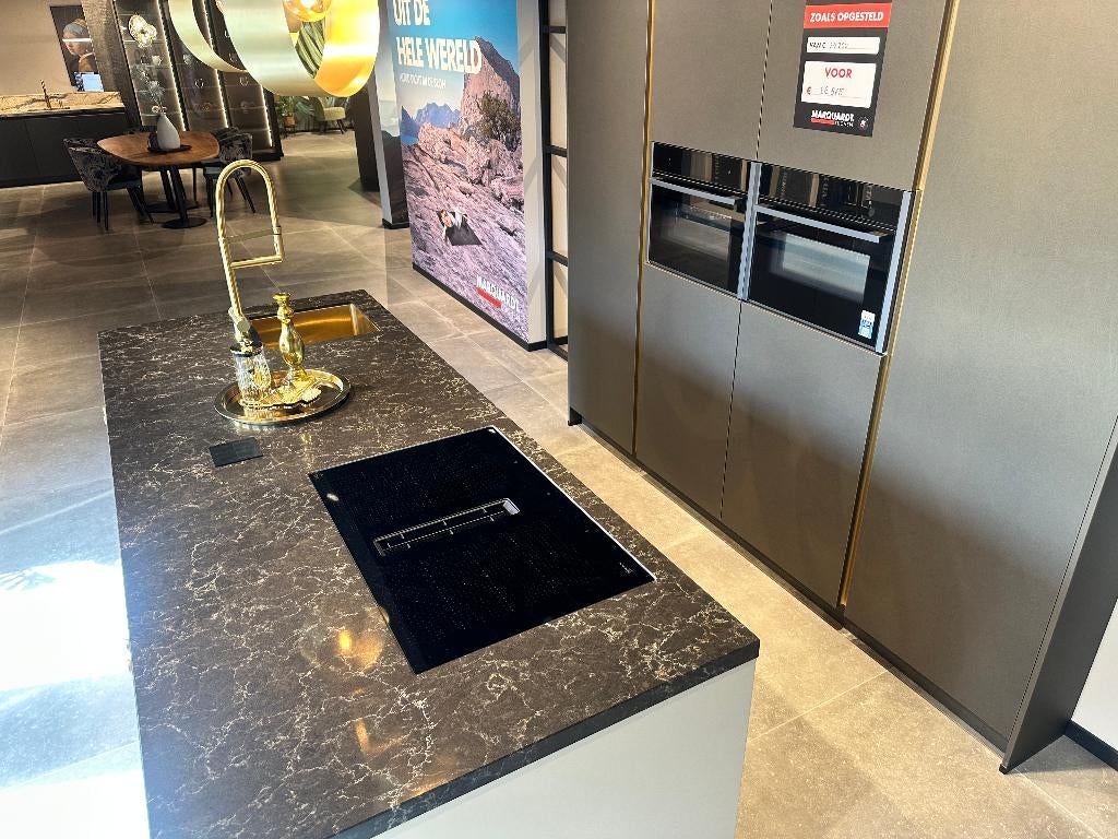 Volledige luxe showroomkeuken met eiland + Neff apparatuur, Höferfeld 5–7 32602 Vlotho Duitsland, Verzenden, Info@pronorm.de, Overige typen