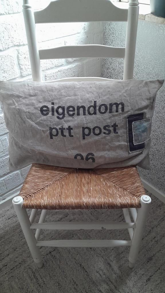 Brocant landelijk kussen van een grijze ptt post zak, Huis en Inrichting, Ophalen of Verzenden, Wit