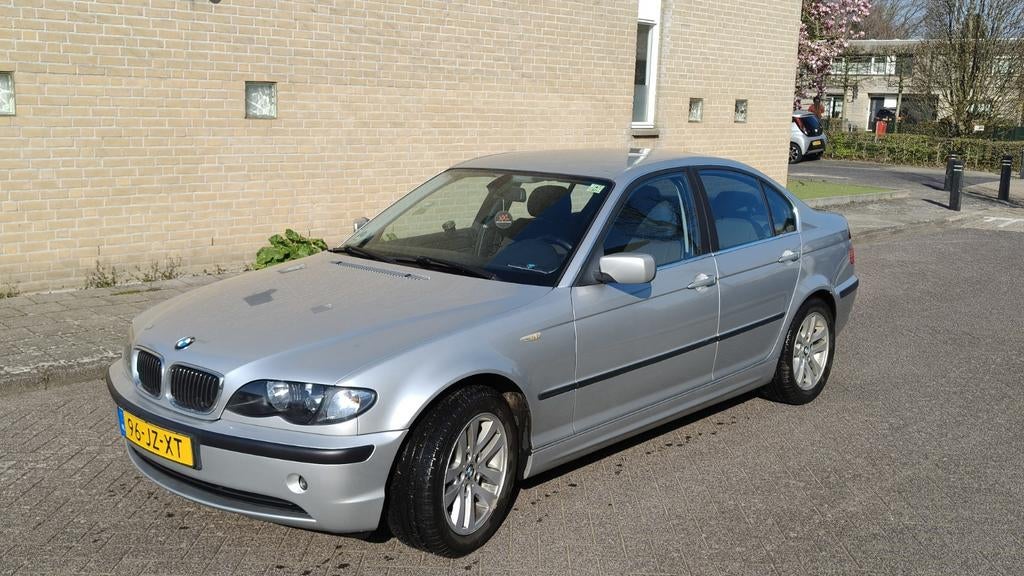 BMW 320i Business Line (2002) grijs metallic - net onderhoud, Auto's, Te koop