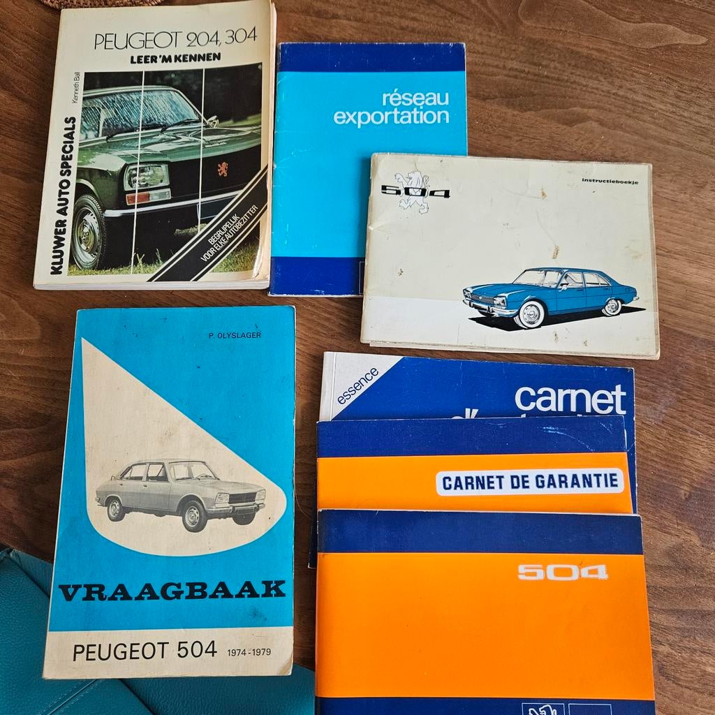 Peugeot 504 Instructieboekje, Olyslager Vraagbaak & 204/304, Ophalen of Verzenden