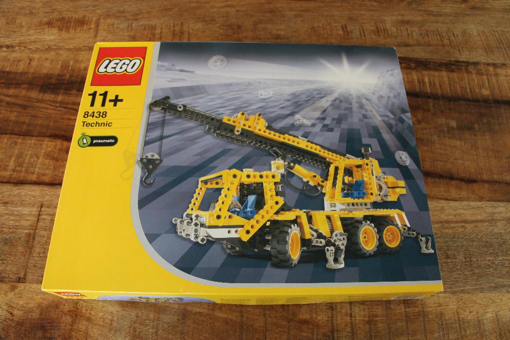 LEGO Technic, Pneumatic Crane Truck, nr. 8438. Nieuw, Lego, Nieuw, Ophalen of Verzenden, Technic