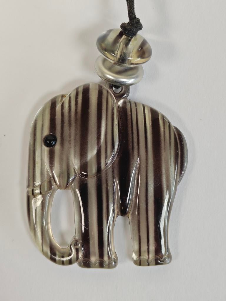 Ketting hanger, hanger. Olifant, lucite., Ophalen of Verzenden, Zo goed als nieuw, Overige materialen, Overige merken