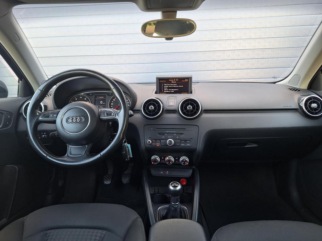 Audi A1 | 1.2 TFSI Connect | Airco | Bluetooth | Telefoon ve, Voorwielaandrijving, Euro 5, 4 cilinders, 4 stoelen