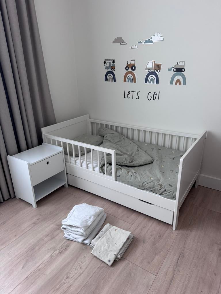 Petit Amelie peuterbed incl lade, nachtkast, alle beddengoed, Ophalen, Zo goed als nieuw, Jongetje of Meisje