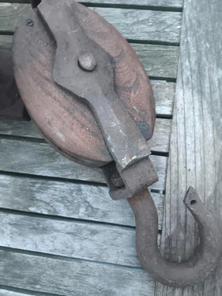 Antieke houten katrol met ijzeren haak, Ophalen of Verzenden, Gebruikt, Handmatig