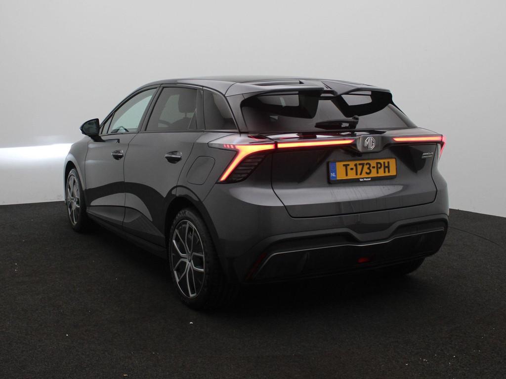 MG 4 Luxury 64 kWh | Carplay | Stoelverwarming | Stuurverwar, Auto's, MG, Automaat, 12 maanden, Gebruikt, 1650 kg