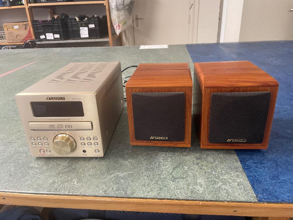 RADIO / CD=SPELER met 2 boxen SANSUI - WD014, Audio, Tv en Foto, Cd-spelers, Gebruikt, Overige merken, Met radio, Ophalen of Verzenden