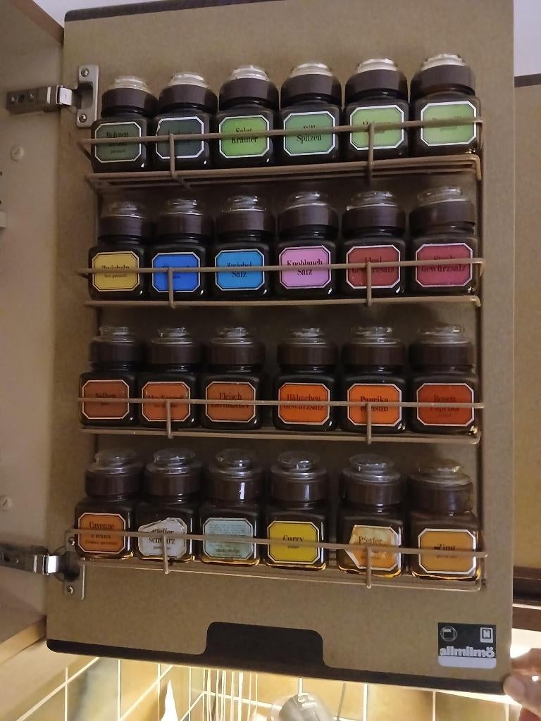 Vintage keukenrek met 24 potjes voor kruiden en specerijen., Vintage, Gebruikt, Ophalen of Verzenden, Glas