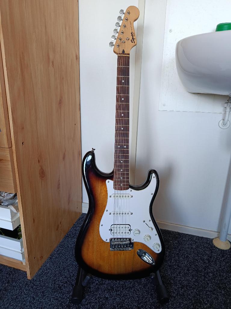 Fender Squier Bullet stratocaster, Ophalen, Gebruikt, Solid body, Fender