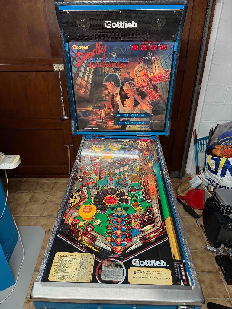 Flipperkast Deadly Weapon Pinball – Gottlieb (1990), Verzamelen, Automaten | Flipperkasten, Elektronisch, Zo goed als nieuw, Flipperkast