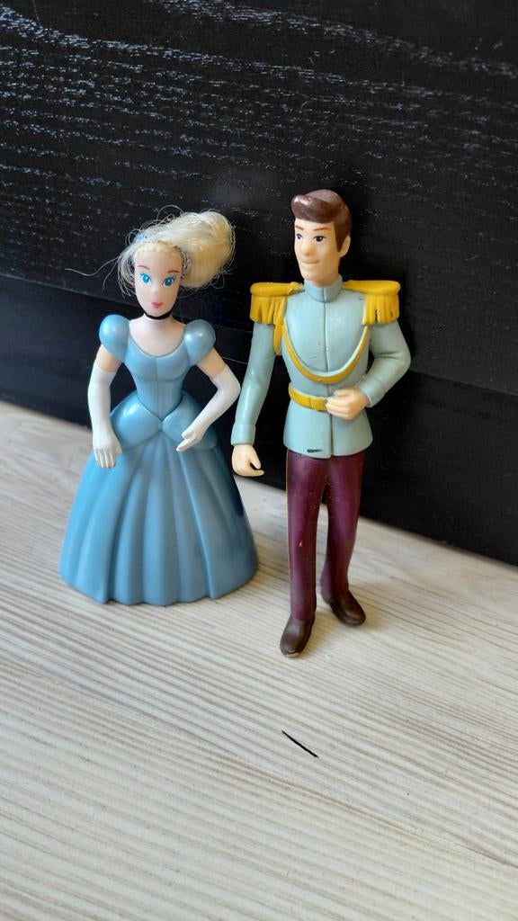 Assepoester en prins Disney poppetjes, Ophalen of Verzenden, Zo goed als nieuw