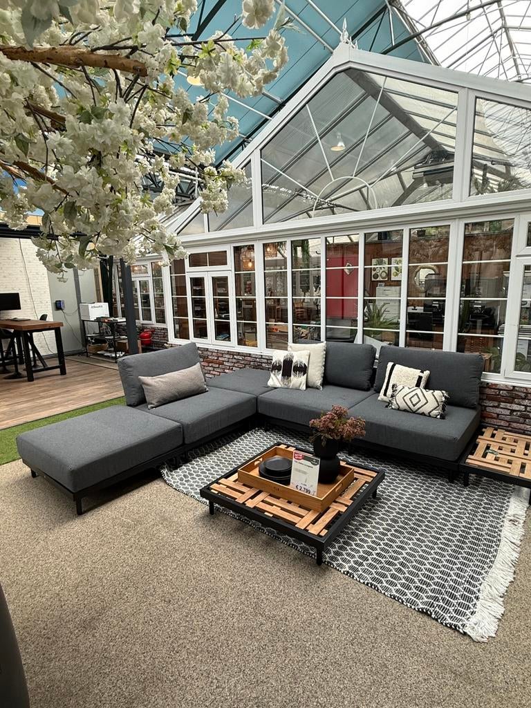 Yoi natsu loungeset uitvoorraad!, Tuin en Terras, Tuinsets en Loungesets, Ophalen, Zo goed als nieuw