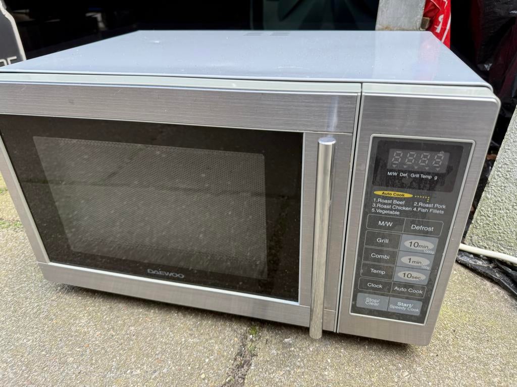 Daewoo magnetron zilver, nette staat, Witgoed en Apparatuur, Magnetrons, Grill, Ophalen of Verzenden, Magnetron, Draaiplateau