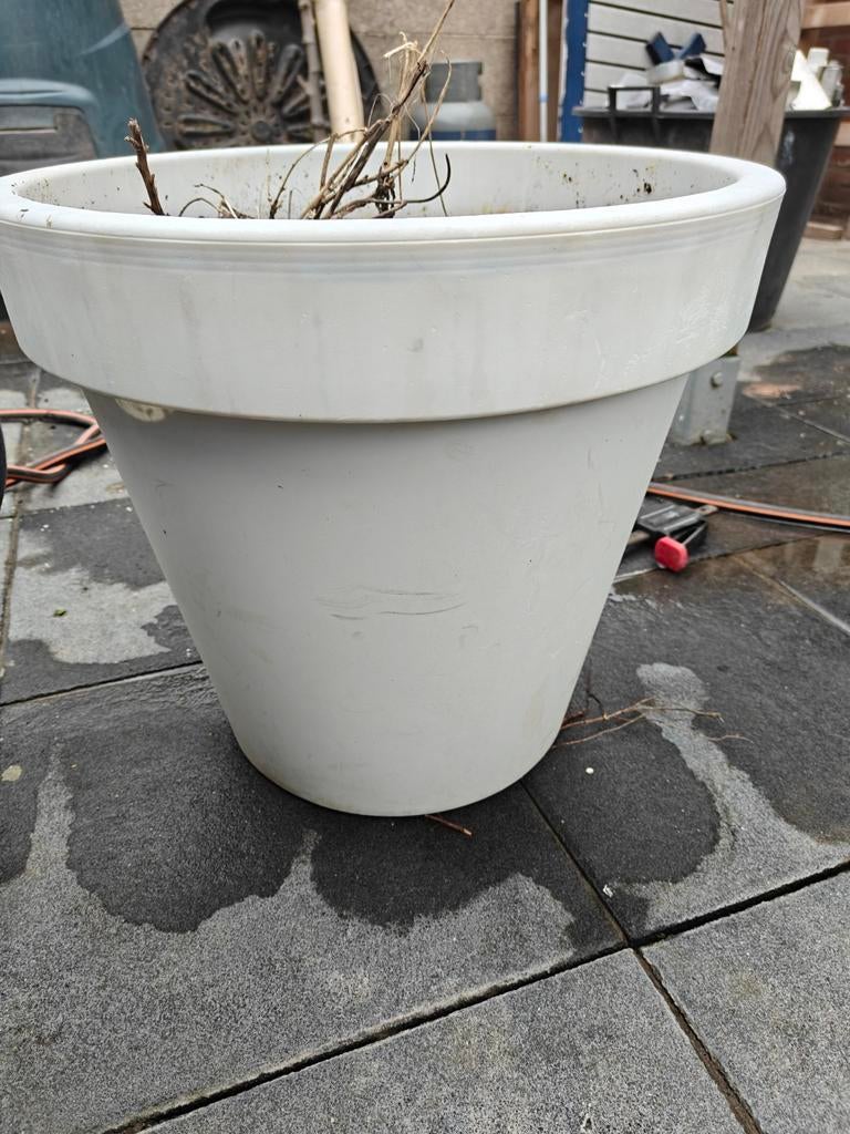 Witte bloempot groot, Kunststof, Rond, Ophalen of Verzenden, Zo goed als nieuw