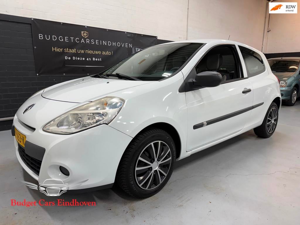Renault Clio 1.5 dCi Authentique Nap/Radio/APK 23-12-2026!, Voorwielaandrijving, Euro 5, Gebruikt, 4 cilinders
