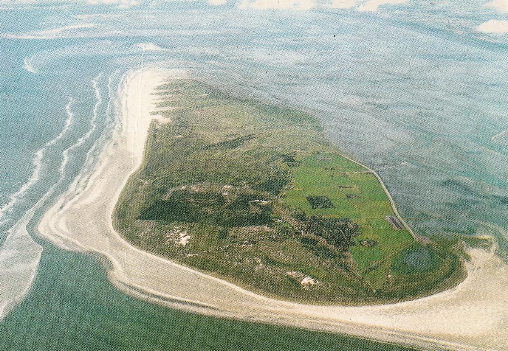 Het eiland Schiermonnikoogvan 10.000 voet hoogte 1989, Ophalen of Verzenden, 1980 tot heden, Gelopen, Waddeneilanden