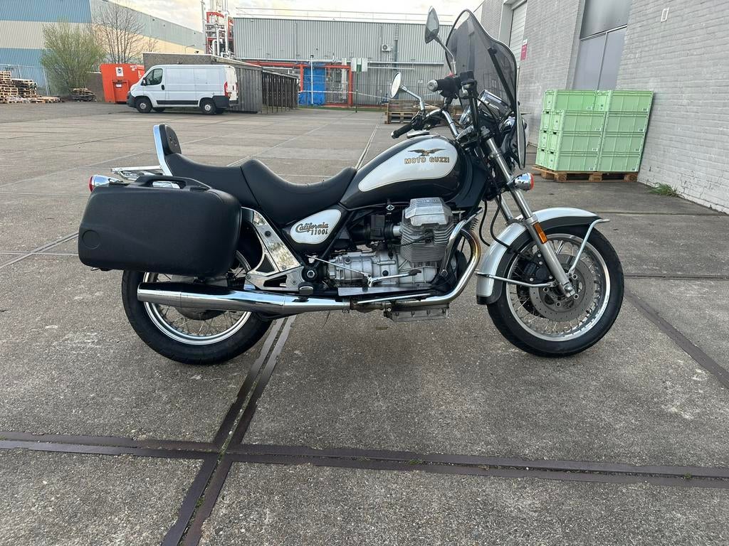 California 1100i, Motoren, 1064 cc, Cardan-aandrijving, 2 cilinders, Motorrijbewijs A