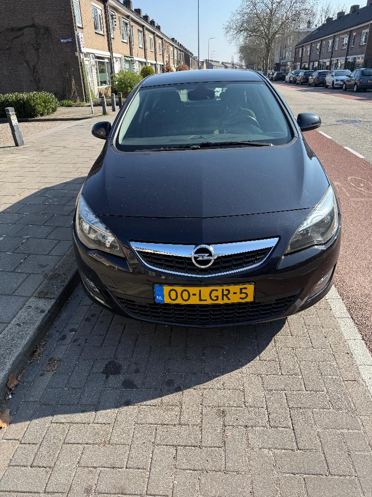 Opel Astra 1.4 Turbo Ecotec Zwart - APK tot 28-04-2027, Auto's, Opel, Voorwielaandrijving, Stof, 680 kg, 4 cilinders