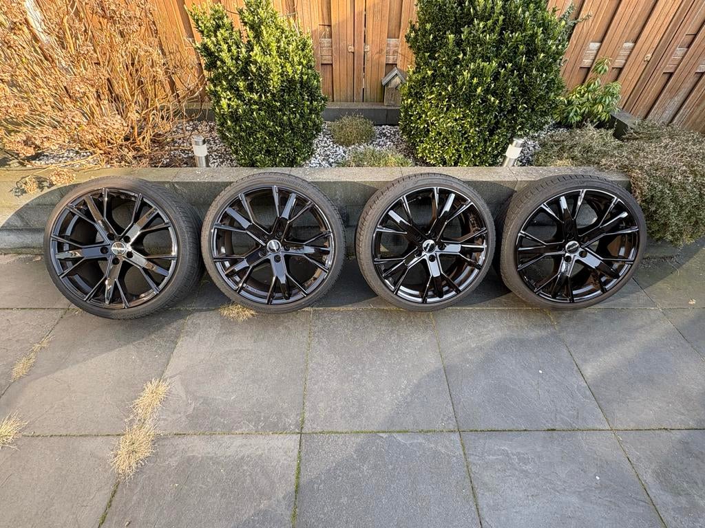 GMP Gunner 19 inch velgen met Bridgestone zomerbanden, Auto-onderdelen, Banden en Velgen, Gebruikt, Banden en Velgen, Personenwagen