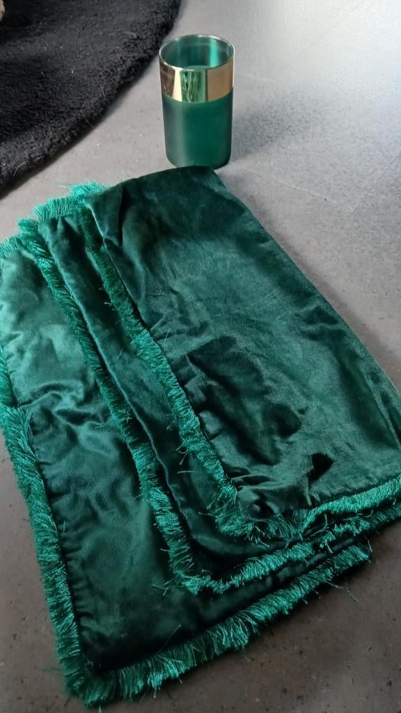 2 gratis groene kussenhoesjes, Huis en Inrichting, Woonaccessoires | Kussens, Ophalen, Groen, Vierkant