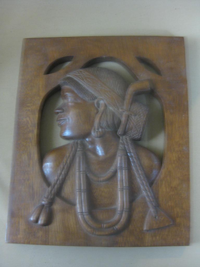 Houtsnijwerk vrouw met pijp Filippijnen, Ophalen of Verzenden