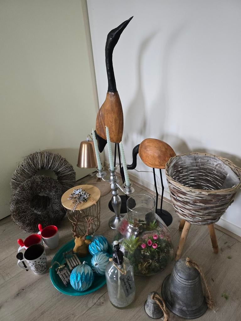 Decoratie vogels, kransen, vazen,potten, mokken, stolp, lamp, Ophalen, Zo goed als nieuw