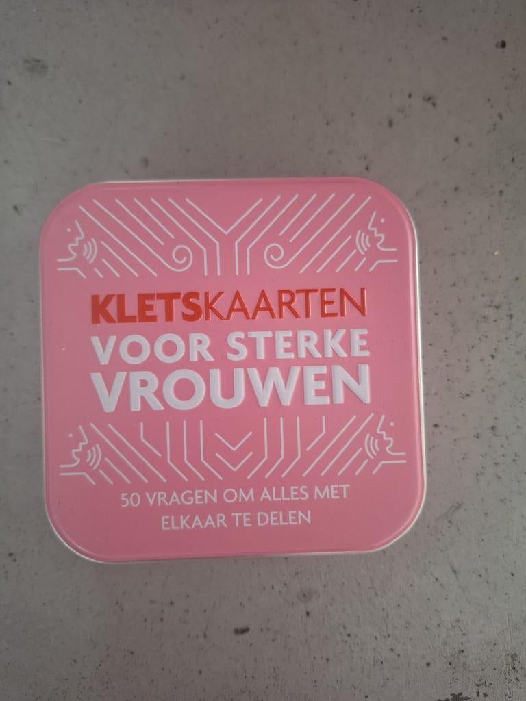Kletskaarten voor Sterke Vrouwen - 50 vragen, Vijf spelers of meer, Ophalen of Verzenden, Nieuw
