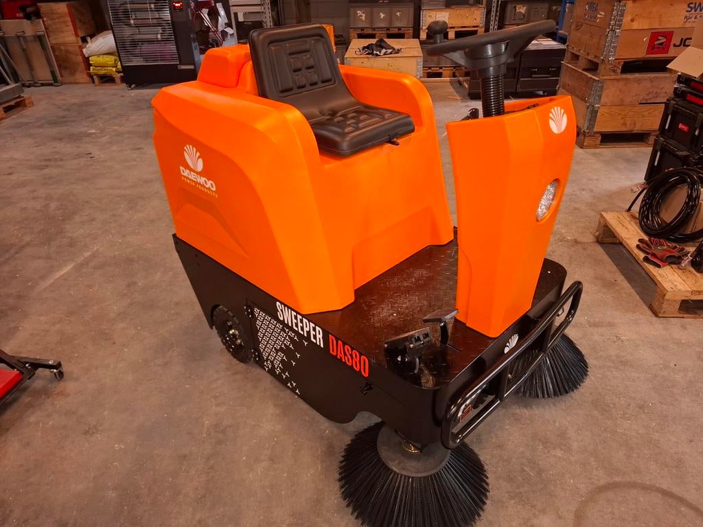 Daewoo DAS80 Veegmachine - Krachtige Industriële Reiniger, Zakelijke goederen, Ophalen, Daewoo Power Products, Service@blonk-hydrauliek.nl