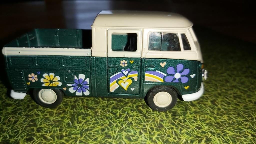 Volkswagen T1 Pick-up Hippie Bus Modelauto, Ophalen of Verzenden, Zo goed als nieuw, Bus of Vrachtwagen, Universal Hobbies