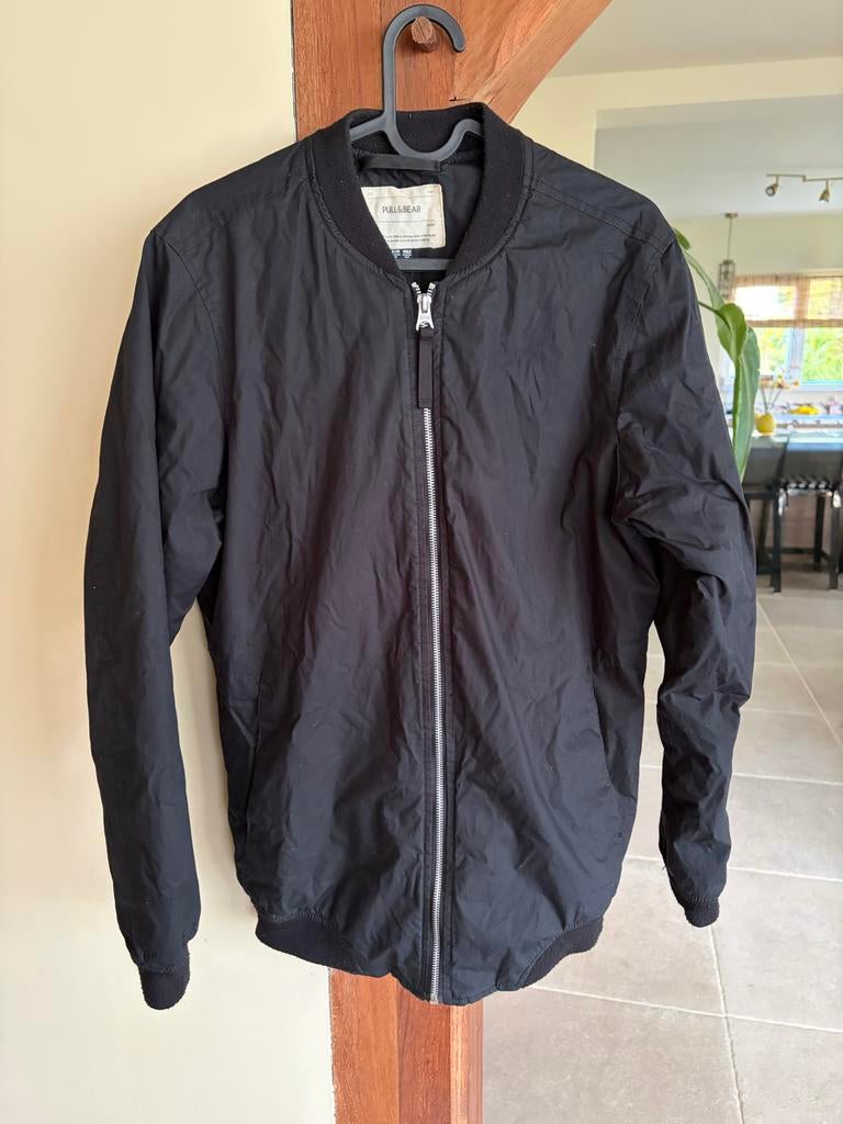 Zwarte Pull&Bear bomberjack, maat S, Ophalen of Verzenden, Zo goed als nieuw, Maat 46 (S) of kleiner, Zwart