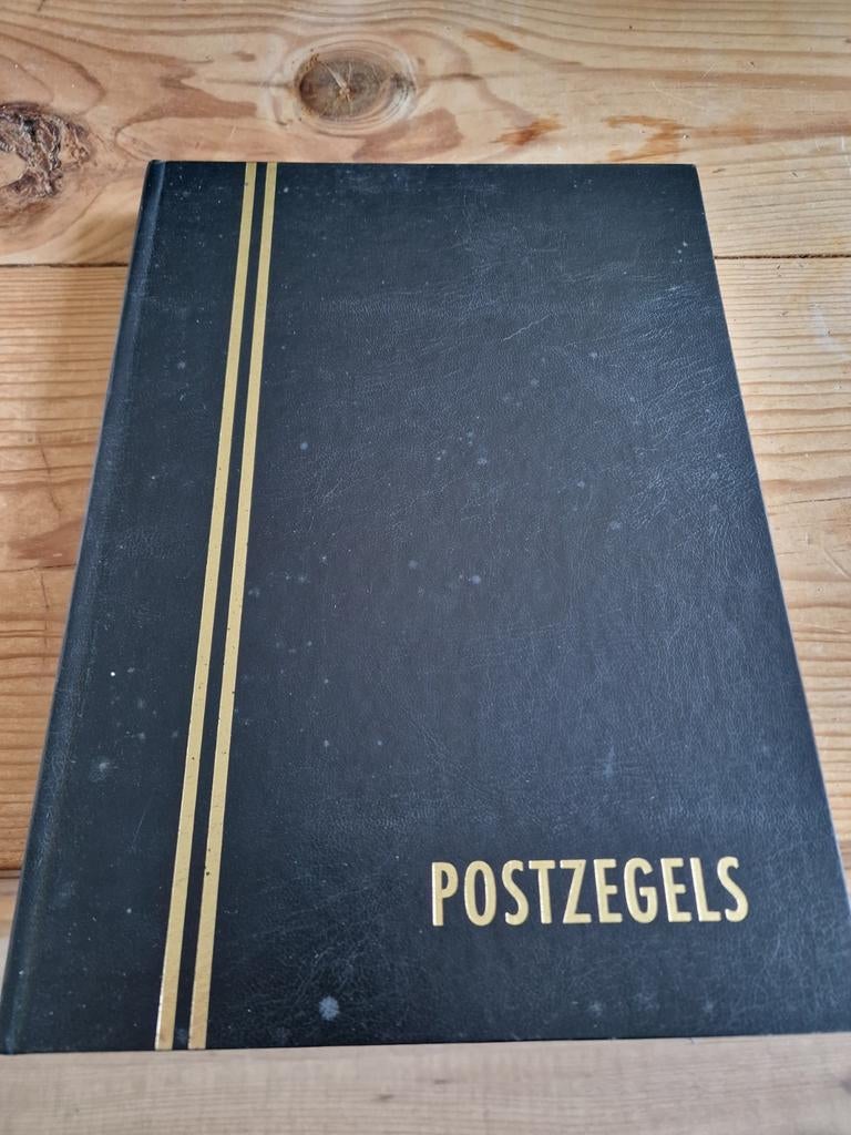 Postzegelalbum met Nederlandse, Duitse en Belgische zegels, Postzegels en Munten, Postzegels | Nederland, Ophalen of Verzenden