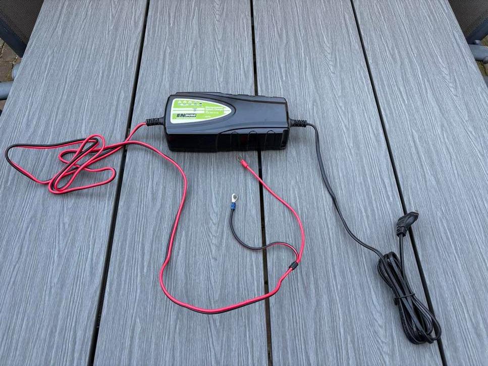 Enduro AS1210 acculader, Ophalen of Verzenden, Gebruikt