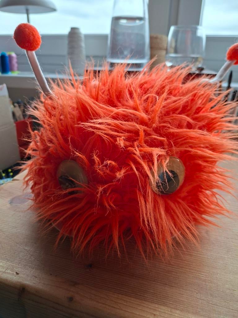 Wuppie oranje pluche knuffel met wiebelogen, Ophalen of Verzenden