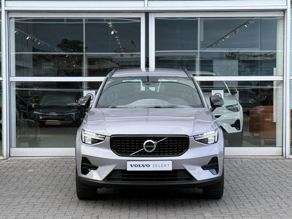Volvo XC40 B4 197PK Plus Dark| Adap.Cruise| Camera| Trekhaak, Automaat, Gebruikt, 4 cilinders, Bedrijf