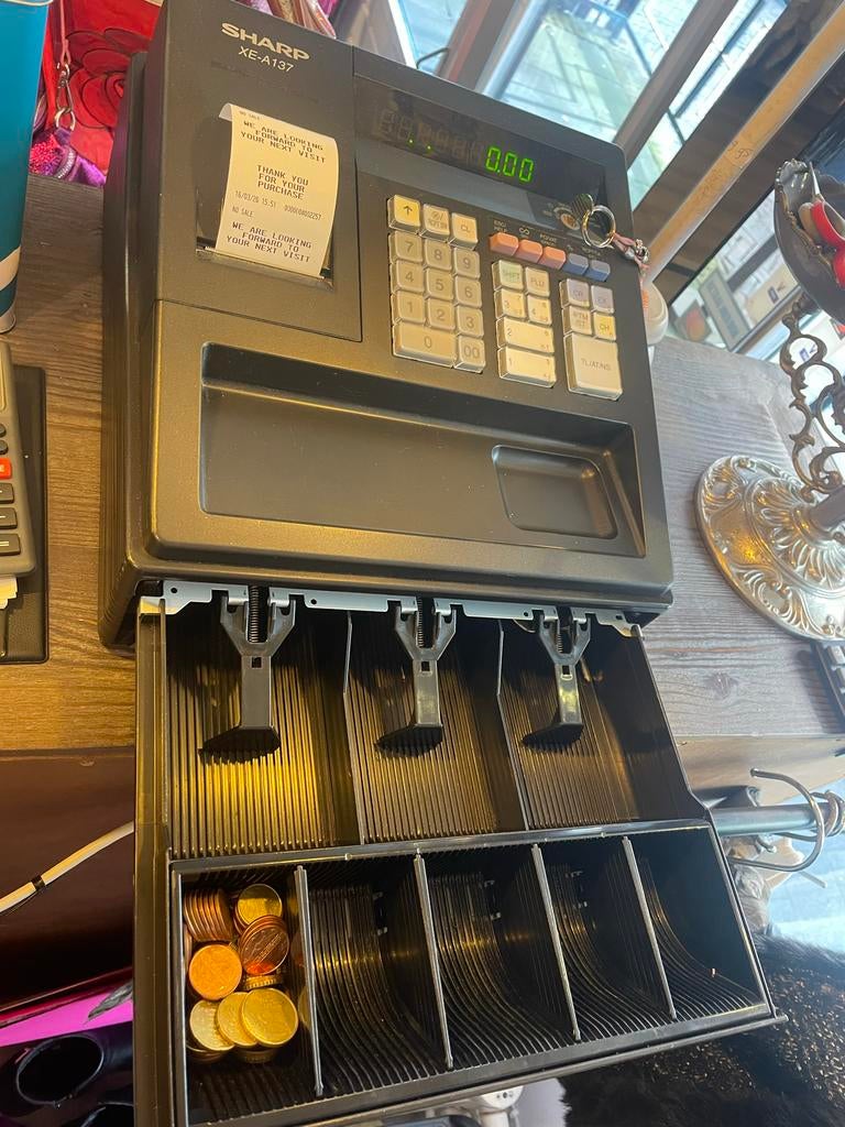 Sharp XE-A137 Kassaregister met Geldlade, Verzamelen, Elektronische Apparatuur, Ophalen of Verzenden