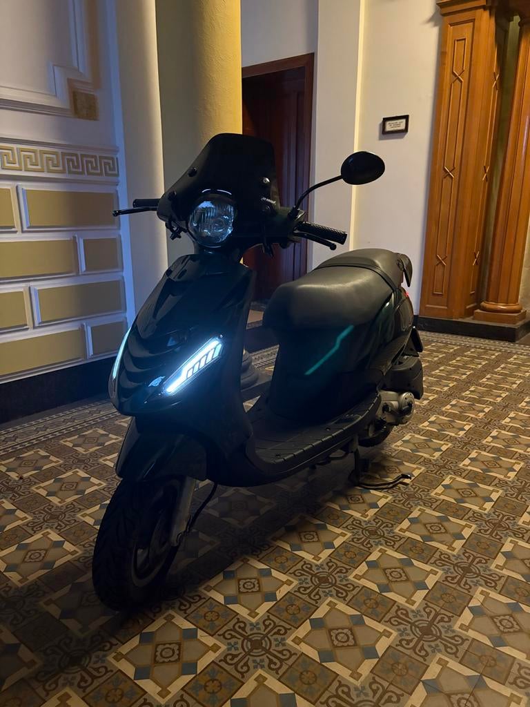 Piaggio Zip 4-takt nieuw gebouwt, Ophalen, Maximaal 45 km/u, Zip, Zo goed als nieuw