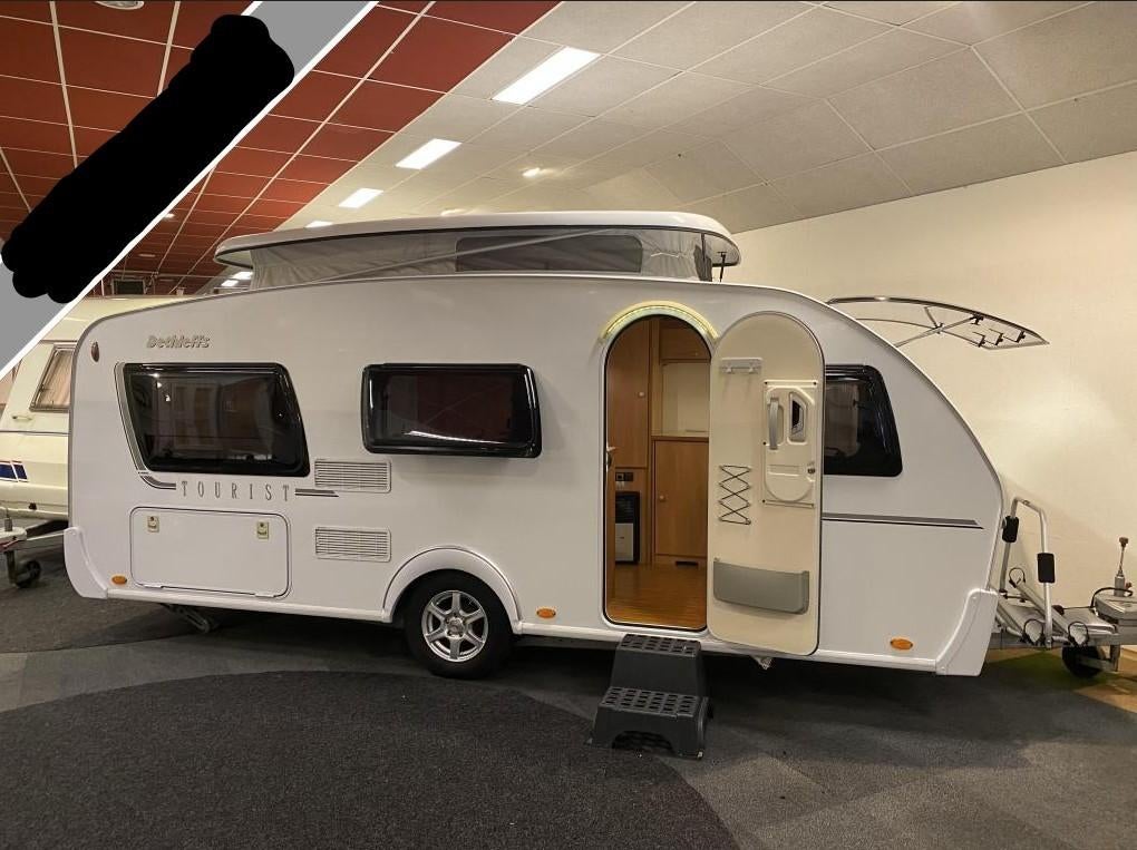 Dethleffs Tourist 460 HD – Unico Verona Luifel, Caravans en Kamperen, Caravans, Particulier, tot en met 4, 1000 - 1250 kg, Standaardzit