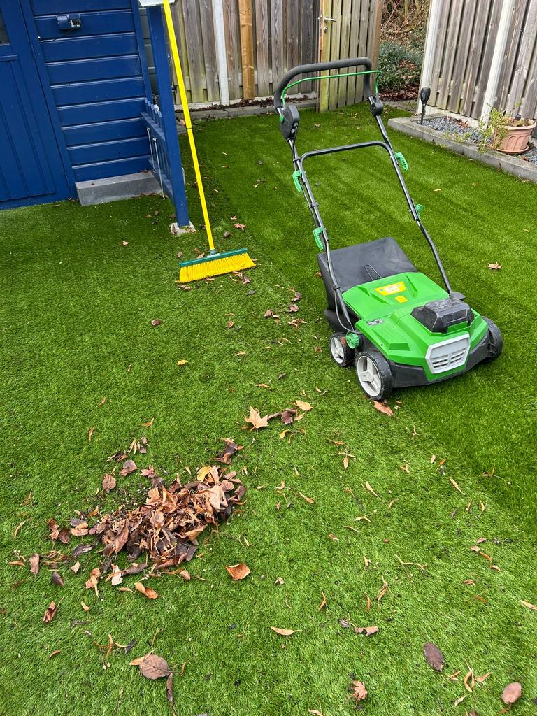 Wij vegen, reinigen en borstelen uw kunstgras gazon schoon!, Tuin en Terras, Gras en Kunstgras, Ophalen, Nieuw, 20 m² of meer