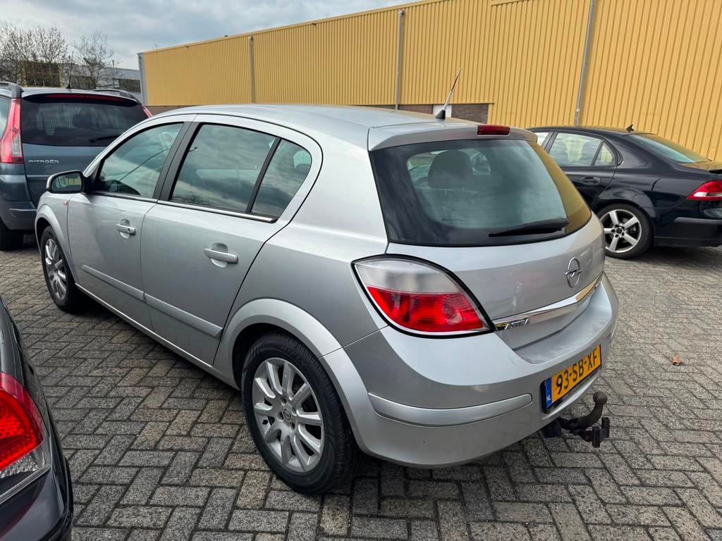 Opel Astra 1.6 Elegance Airco,Trekhaak, Voorwielaandrijving, 15 km/l, Gebruikt, 4 cilinders