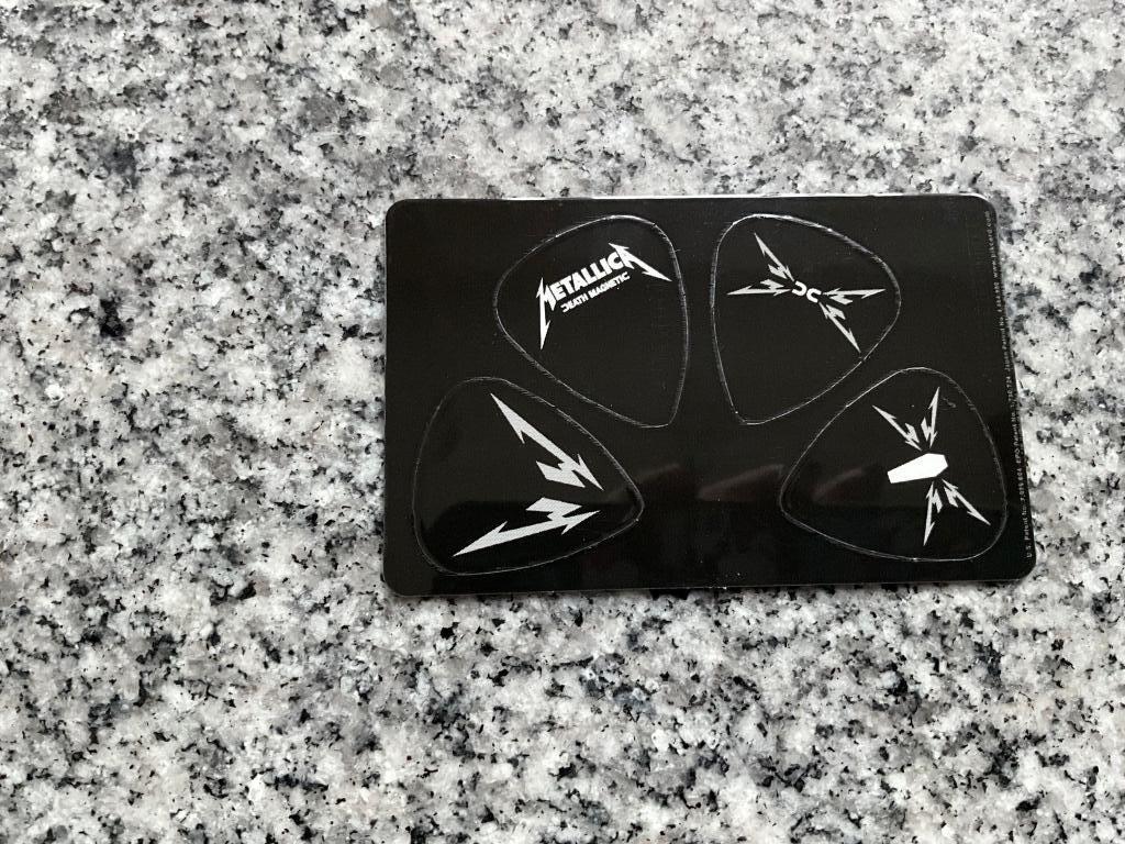 4 uitneembare plectrums van Metallica, Verzamelen, Muziek, Artiesten en Beroemdheden, Ophalen of Verzenden, Foto of Kaart, Emmen