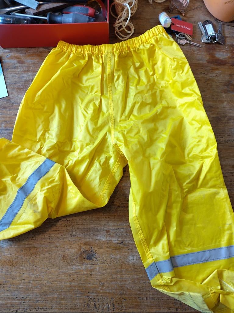 Regenbroek 86-92 geel, met opbergzakje, Ophalen, Zo goed als nieuw, Regenbroek, Kinderen