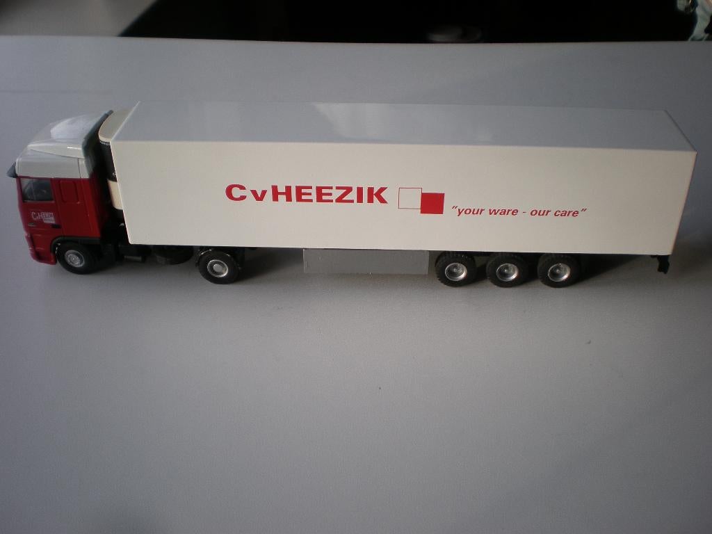 Miniatuur trekker met koel oplegger CvHeezik, Ophalen of Verzenden, Zo goed als nieuw, Bus of Vrachtwagen, Lion Toys