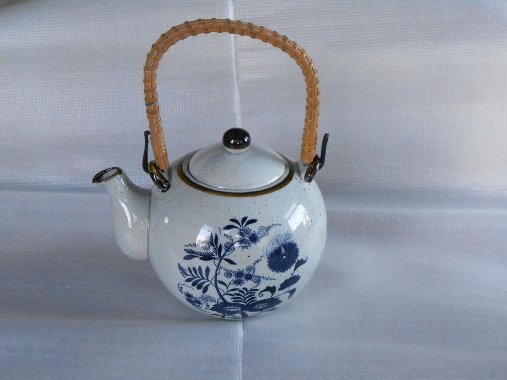 Theepot met hengsel, Ophalen, Keramiek, Overige typen, Zo goed als nieuw