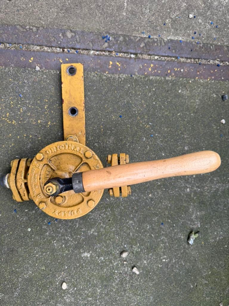 Vintage Handpompen oliepompen brandstofpompen pompen, Ophalen