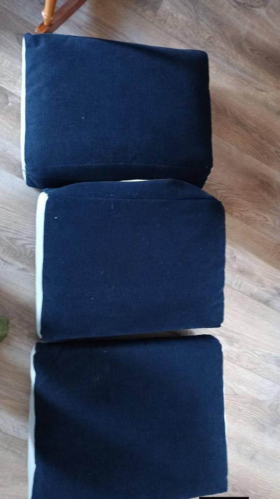 Drie donkerblauwe kussens, Huis en Inrichting, Woonaccessoires | Kussens, Ophalen, Blauw, Vierkant