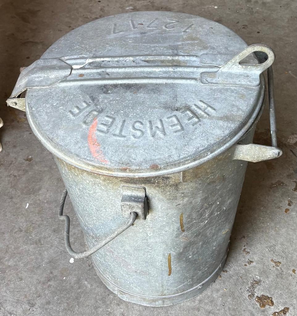 Verzinkte metalen vuilnisbak of vuilnisemmer uit Heemstede, Huis en Inrichting, Woonaccessoires | Prullenbakken, Ophalen, Gebruikt