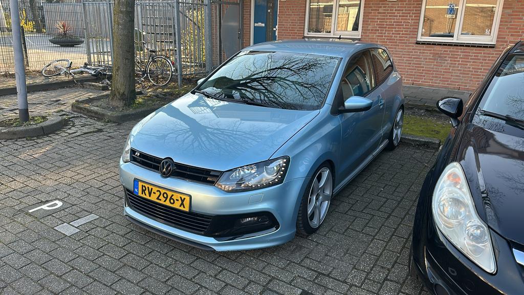 Volkswagen Polo 1.2 TDI Bluemotion R line OEM+, Auto's, Volkswagen, Voorwielaandrijving, 74 pk, 1199 cc, 570 kg