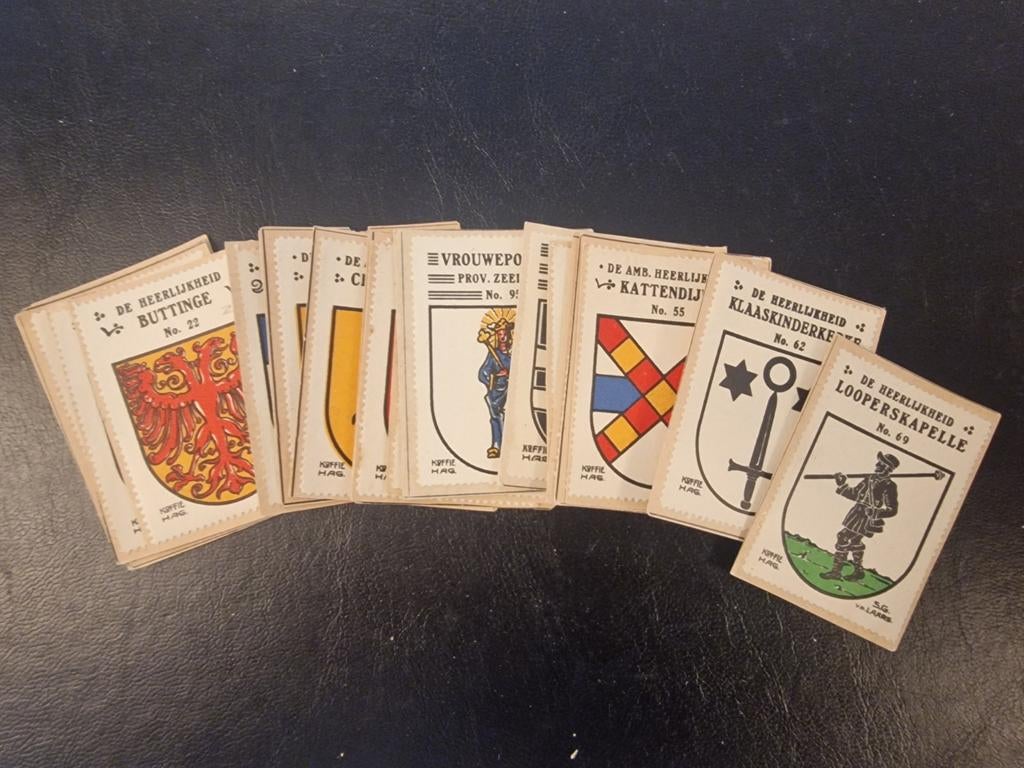 Postzegels met gemeente wapen uit Zeeland op papier., Ophalen of Verzenden