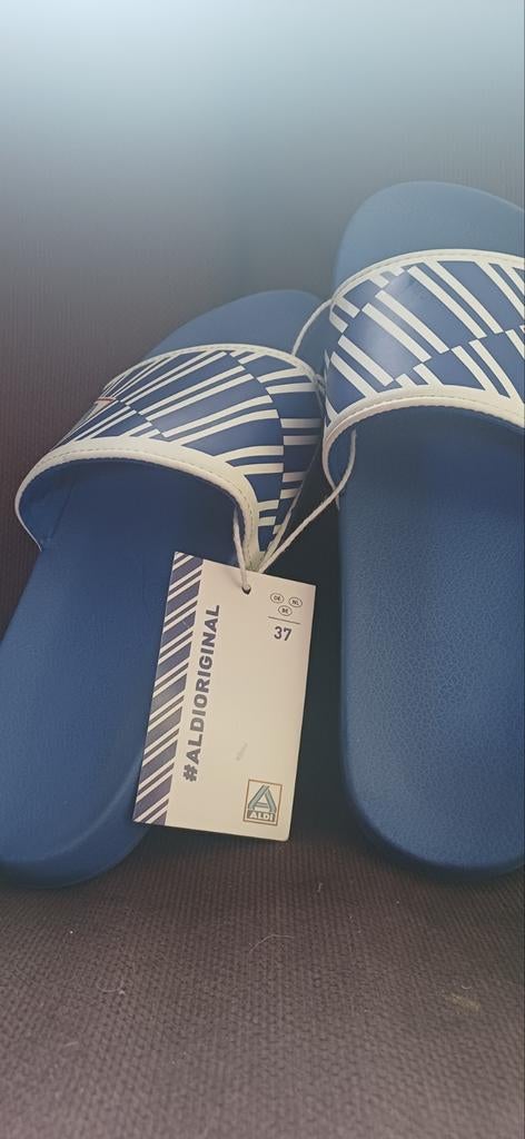 Aldi blauwe slippers maat 37 nieuw, Ophalen of Verzenden, Nieuw