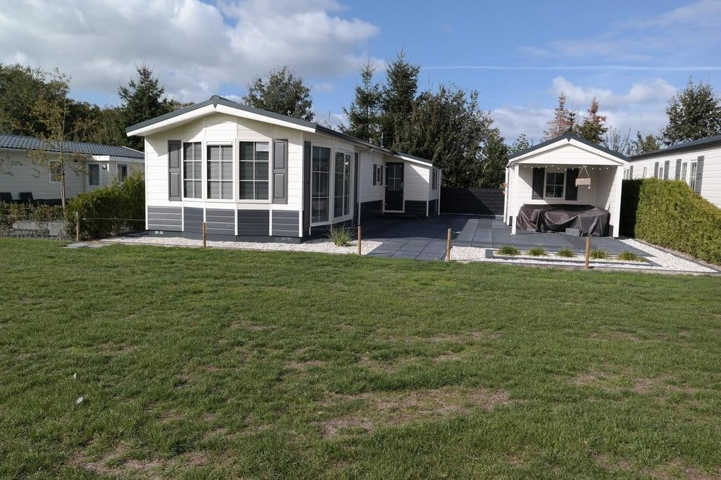 Chalet te huur Luxe 6pers.chalet op park De Kleine Belties, Caravans en Kamperen, Verhuur